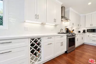 12773 La Maida St, Valley Village, CA 91607 - Photo 11