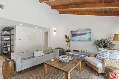 23023 Gainford St, Los Angeles, CA 91364 - Photo 13