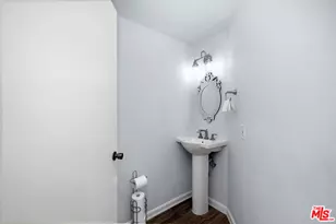 11377 Osborne Pl, Sylmar, CA 91342 - Photo 7