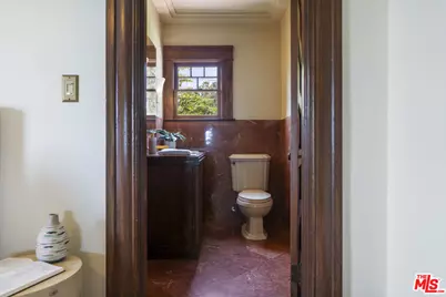 2093 W 28th St, Los Angeles, CA 90018 - Photo 33