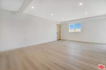 10918 Camarillo St, North Hollywood, CA 91603 - Photo 55