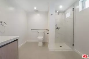 10918 Camarillo St, North Hollywood, CA 91603 - Photo 27