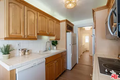 1021 12th St #203, Santa Monica, CA 90403 - Photo 13