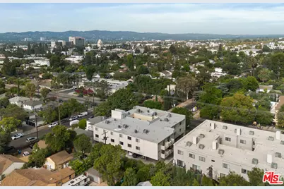 6590 Hazeltine Ave, Los Angeles, CA 91401 - Photo 23