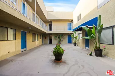 6590 Hazeltine Ave, Los Angeles, CA 91401 - Photo 15