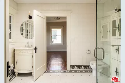1502 S Victoria Ave, Los Angeles, CA 90019 - Photo 39