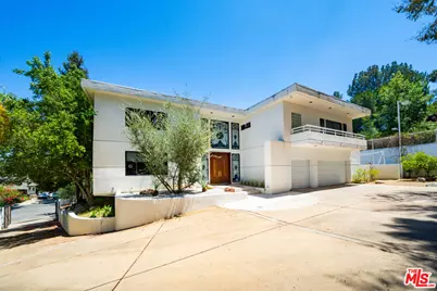15656 Crownridge Pl, Sherman Oaks, CA 91403 - Photo 3