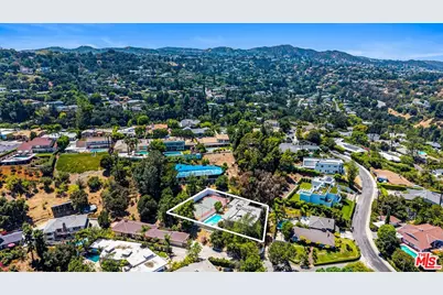 15656 Crownridge Pl, Sherman Oaks, CA 91403 - Photo 7
