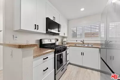 5515 Canoga Ave #220, Woodland Hills, CA 91367 - Photo 7