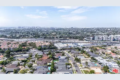 6704 Bedford Ave, Los Angeles, CA 90056 - Photo 39