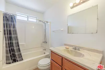 43033 39th St, Lancaster, CA 93536 - Photo 17