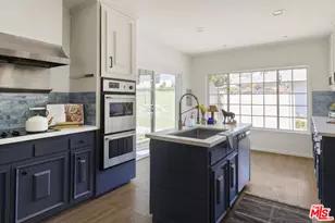 1561 Carmona Ave, Los Angeles, CA 90019 - Photo 13
