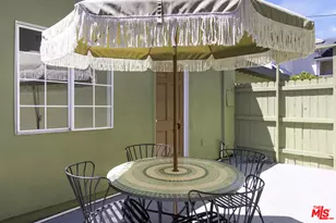 1561 Carmona Ave, Los Angeles, CA 90019 - Photo 37