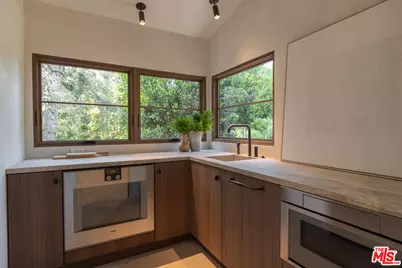 4146 High Valley Rd, Los Angeles, CA 91436 - Photo 15
