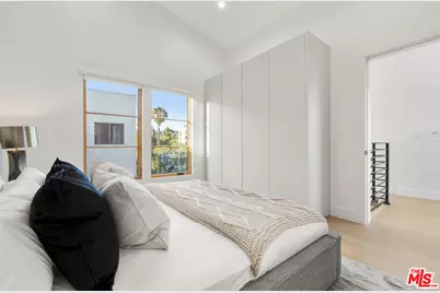1033 N Vista St, West Hollywood, CA 90046 - Photo 25