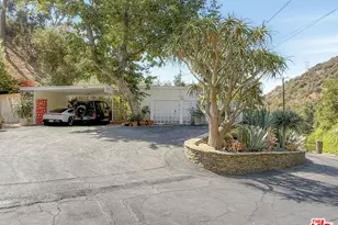 3560 Mandeville Canyon Rd, Los Angeles, CA 90049 - Photo 35
