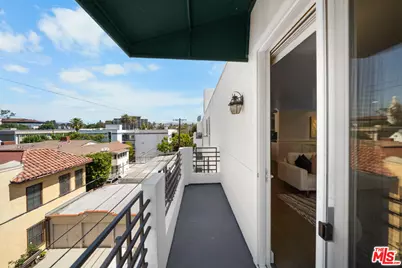 739 Lorraine Blvd #Ph2, Los Angeles, CA 90005 - Photo 25