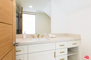 717 S Westgate Ave, Los Angeles, CA 90049 - Photo 9