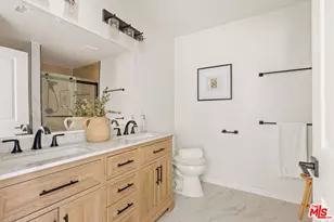 8421 Airlane Ave, Los Angeles, CA 90045 - Photo 15