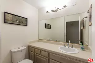 20950 Oxnard St, Woodland Hills, CA 91367 - Photo 13