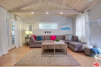 21447 Providencia St, Woodland Hills, CA 91364 - Photo 23