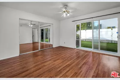 922 S Bundy Dr, Los Angeles, CA 90049 - Photo 17