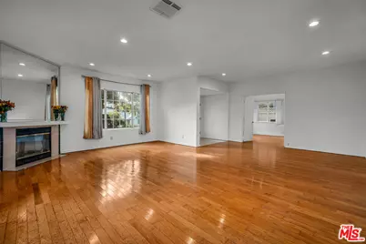 922 S Bundy Dr, Los Angeles, CA 90049 - Photo 29