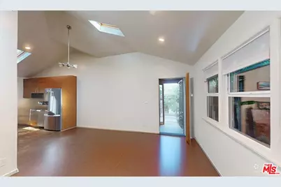 320 Grand Blvd, Los Angeles, CA 90291 - Photo 19