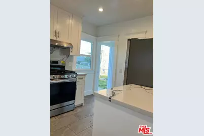 1028 Broad Ave, Los Angeles, CA 90744 - Photo 23