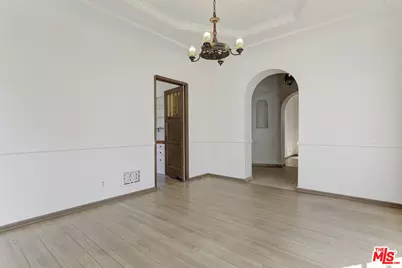 2401 E Glenoaks Blvd, Glendale, CA 91206 - Photo 17