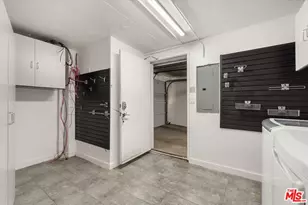 1160 Granville Ave, Los Angeles, CA 90049 - Photo 39