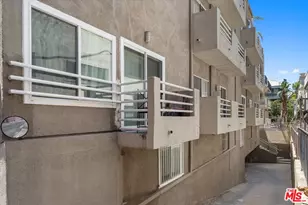 1160 Granville Ave, Los Angeles, CA 90049 - Photo 43
