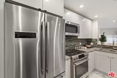 1160 Granville Ave #108, Los Angeles, CA 90049 - Photo 9