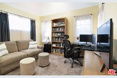 14413 Valley Vista Blvd, Sherman Oaks, CA 91423 - Photo 19