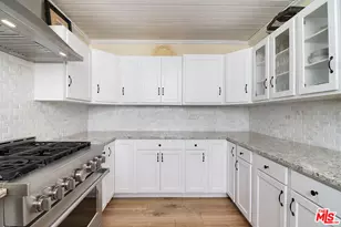 14413 Valley Vista Blvd, Sherman Oaks, CA 91423 - Photo 11
