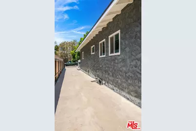838 N Ridgewood Pl, Los Angeles, CA 90038 - Photo 19