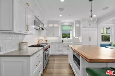 821 Amoroso Pl, Venice, CA 90291 - Photo 15