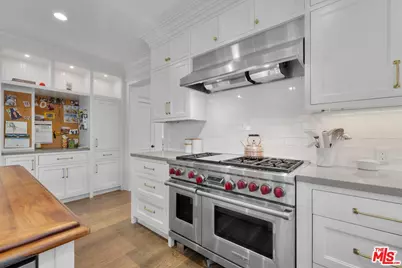821 Amoroso Pl, Venice, CA 90291 - Photo 17