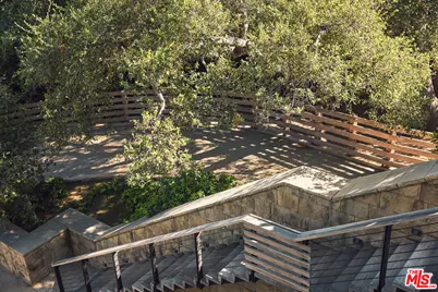 1680 Old Oak Rd, Los Angeles, CA 90049 - Photo 39