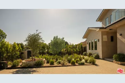12427 Cumpston St, Los Angeles, CA 91607 - Photo 51