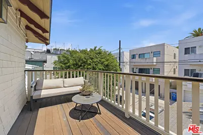 218 Horizon Ave, Los Angeles, CA 90291 - Photo 17