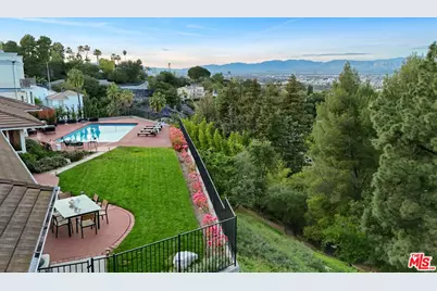 11107 Mountcastle Dr, Studio City, CA 91604 - Photo 25