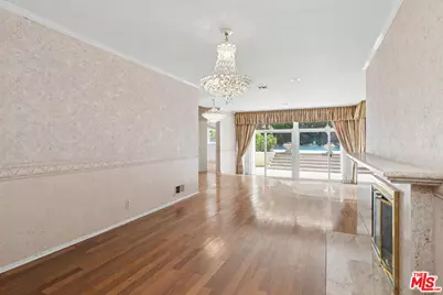 108 N Thurston Ave, Los Angeles, CA 90049 - Photo 23