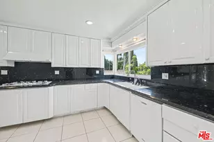 108 N Thurston Ave, Los Angeles, CA 90049 - Photo 31