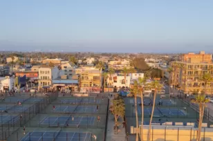 1915 Ocean Front Walk, Venice, CA 90291 - Photo 47