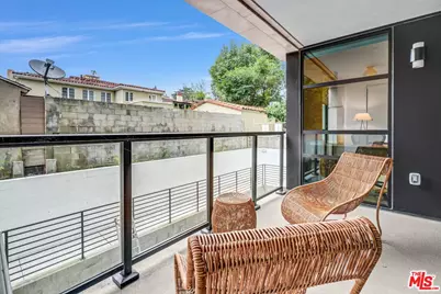 10777 Wilshire Blvd #209, Los Angeles, CA 90024 - Photo 21