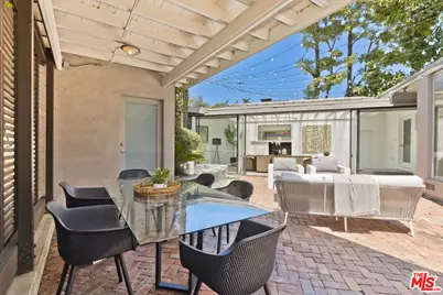 136 Beloit Ave, Los Angeles, CA 90049 - Photo 25