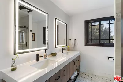 23938 Killion St, Los Angeles, CA 91367 - Photo 35