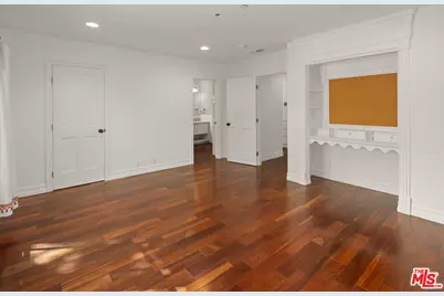 512 N Linden Dr, Beverly Hills, CA 90210 - Photo 13