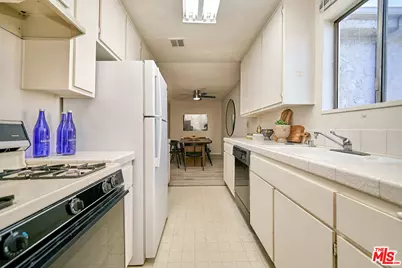 5437 Corteen Pl #212, Los Angeles, CA 91607 - Photo 17